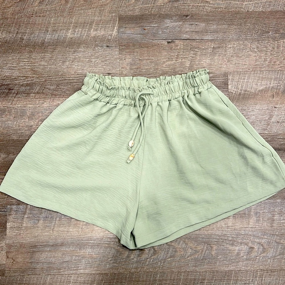 COPY - HDYWT HOW DO YOU WEAR THAT GREEN SHORTS